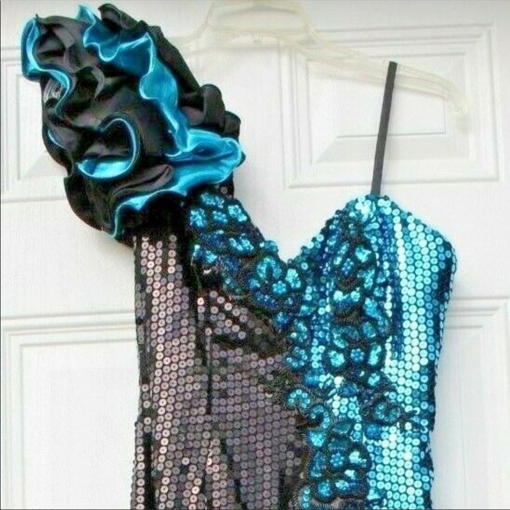 Awesome sequin 80’s dress